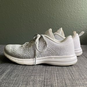 Women’s APL Techloom Pro (White/Silver/Gray)